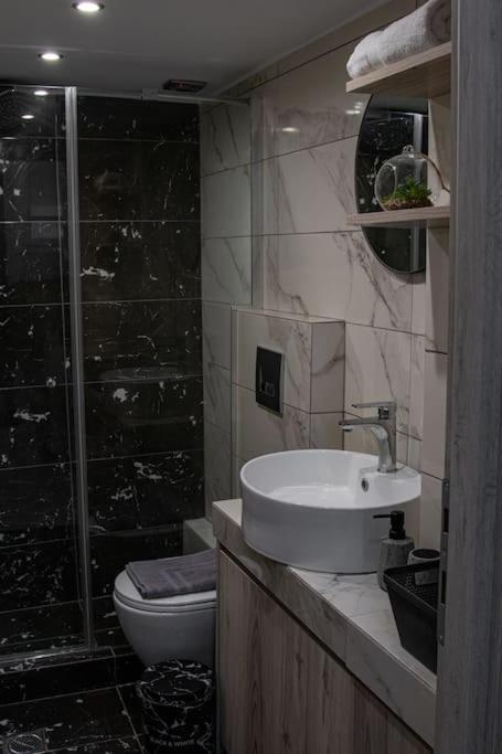 * Ck Modern Loft Near Seaside * Appartement Thessaloniki Buitenkant foto